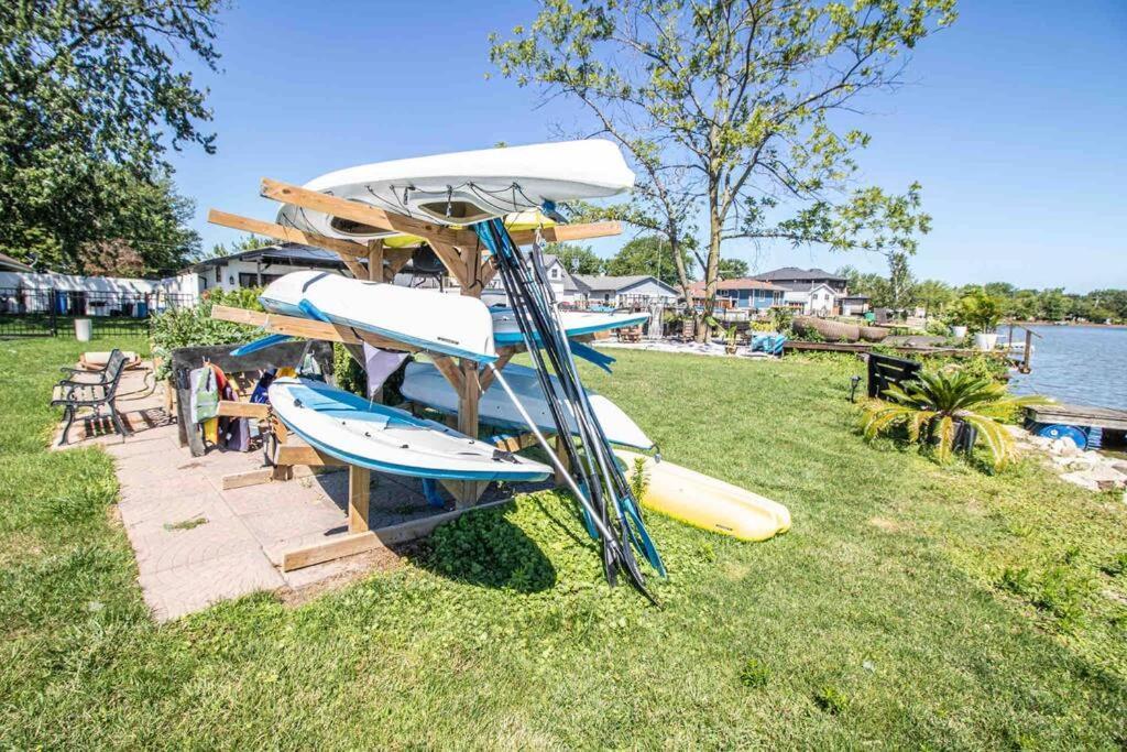 2 Bedroom Getaway On The River/Close To Marina Belle River Exteriör bild